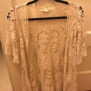 Cream Lace Clover
